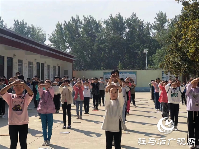 汝南县古塔中心小学举行祭先师 读论语活动