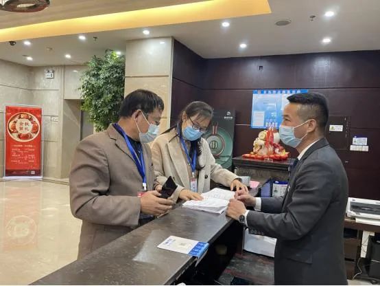 市纪委监委集中暗访检查 严防“舌尖上的腐败”