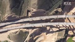 银昆高速公路宁夏段最长隧道顺利贯通