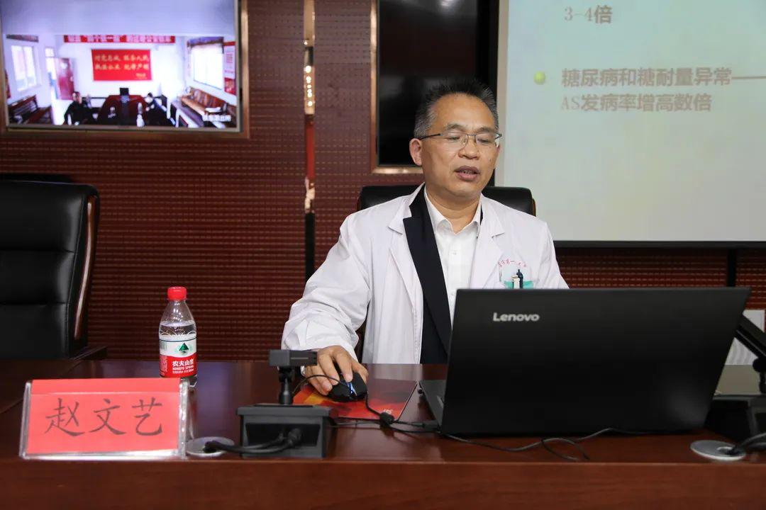 确山：健康讲座进警营 义诊咨询暖警心