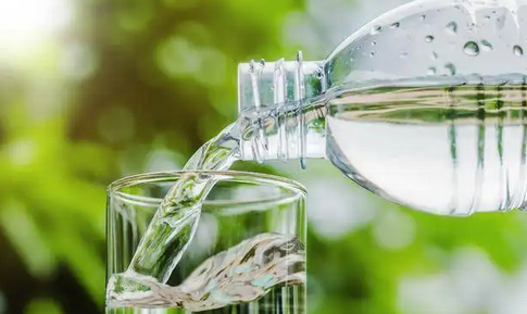 科普｜每天八杯水真的科学吗？科学家揭示人类需水量规律