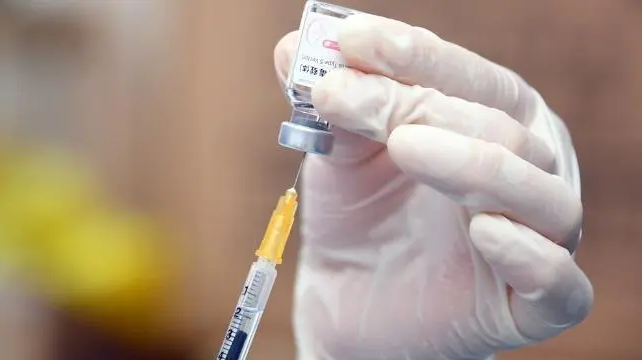 老人注射新冠疫苗加强针有新调整