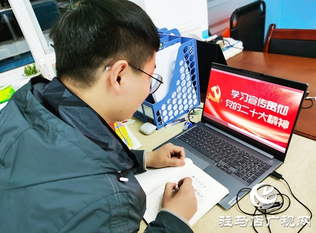 驻马店育英中学开展学习宪法知识系列宣传活动