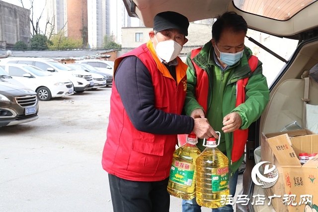 驻马店:爱心人士送温暖 真心实意解困难