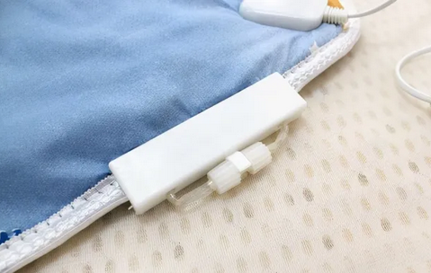 暖脖宝、电热袜等“过冬神器”热销，安全隐患需注意