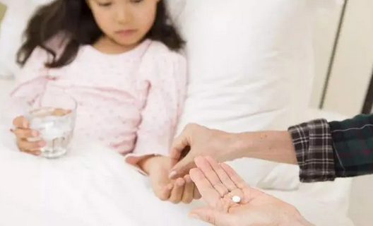 北京儿童医院主任医师：不同年龄段儿童退烧药这样选