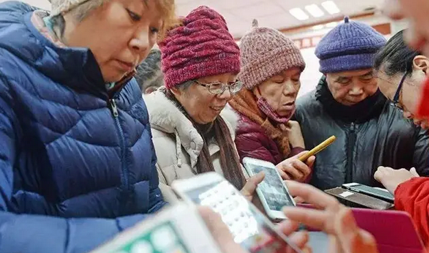 诱导套路多，不少老年人手机账户稀里糊涂被扣钱
