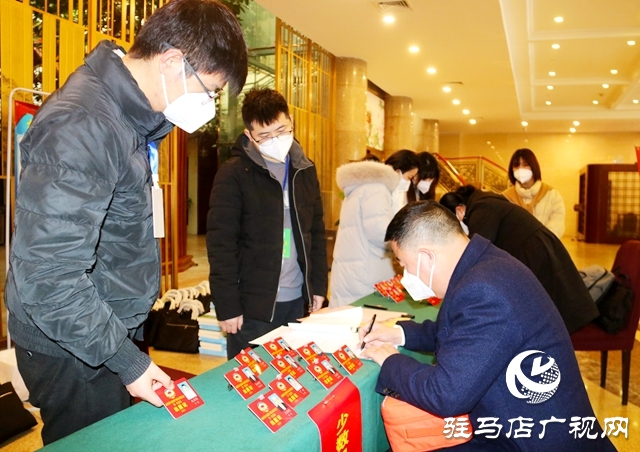 政协委员报到 驻马店市正式进入“两会时间”