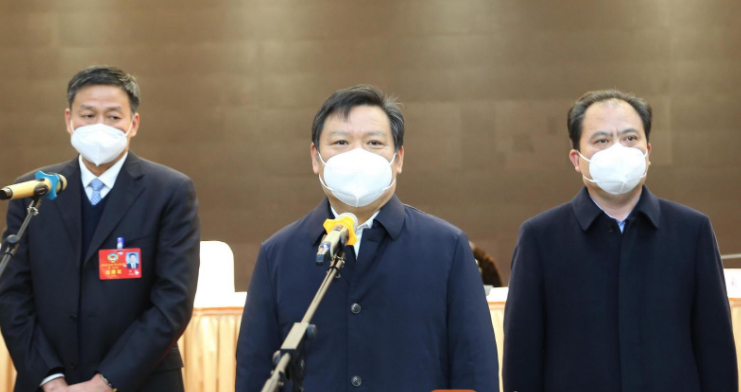 两会时间｜鲍常勇看望出席市政协五届一次会议的政协委员