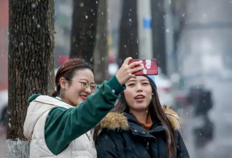 雪花赴约！欠北方的雪可能要还了