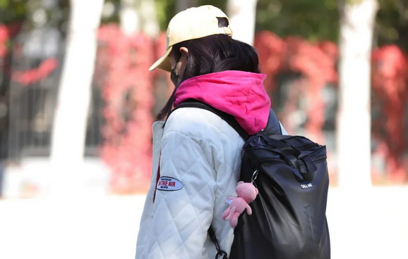 春节前迎来新一轮冷空气，如何确保群众温暖过冬？