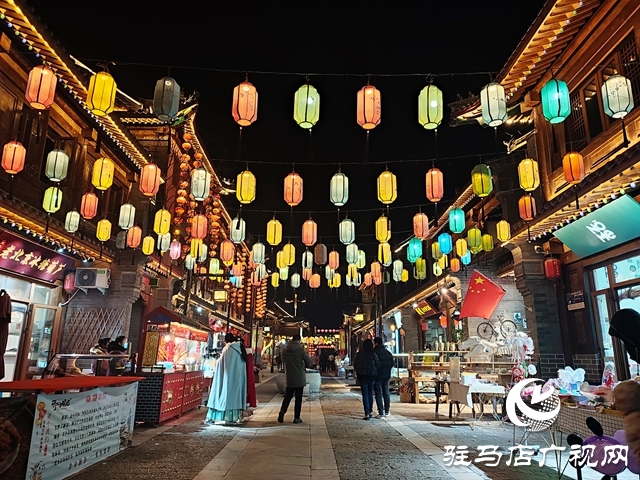驻马店：花灯璀璨迎新春