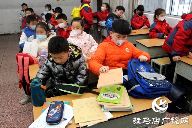 “萌娃”归校 元气满满——直击驻马店市开学第一天