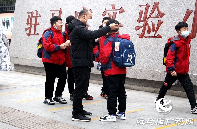 “萌娃”归校 元气满满——直击驻马店市开学第一天