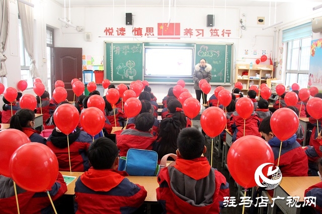 “萌娃”归校 元气满满——直击驻马店市开学第一天