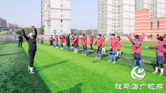 “奔跑吧•少年”冠军进校园活动走进驻马店实验小学