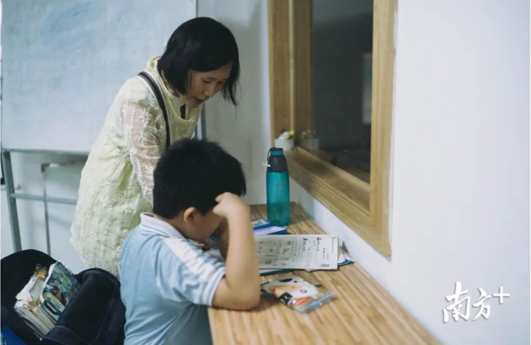 作业超过晚上9点“无条件停做”？网友吵翻