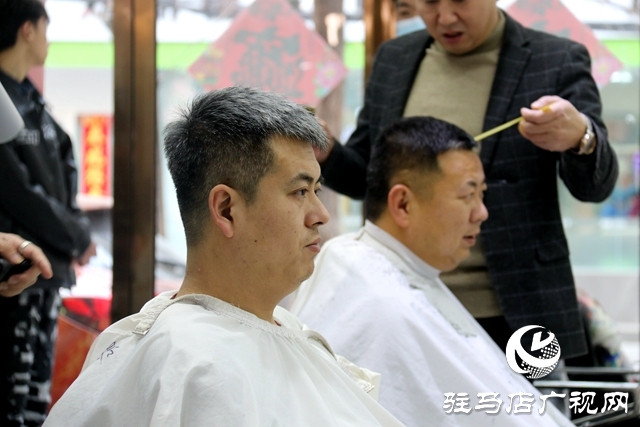 二月二“龙抬头”理发店顾客盈门