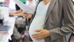 担心被降薪、辞退，“隐孕”成一些职场女性的无奈选择