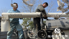 “天中麦客”厉兵秣马 检修机器迎夏收