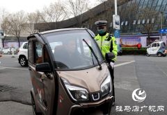 驻马店：规范交通管理 文明停放车辆