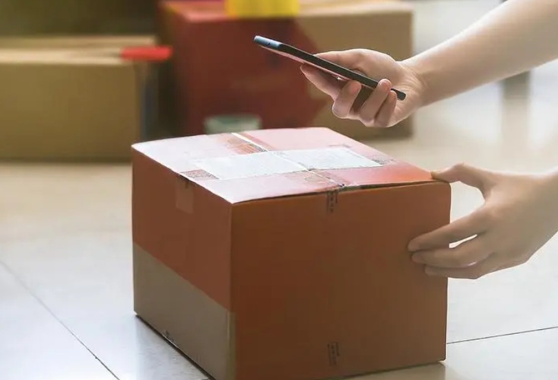 多名中国留学生代收不明快递被控涉毒，中使馆提醒