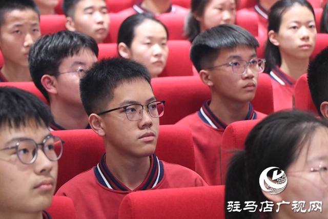 施一公在驻马店高中开讲了！报告《科学英雄出少年》令诸学子热血沸腾