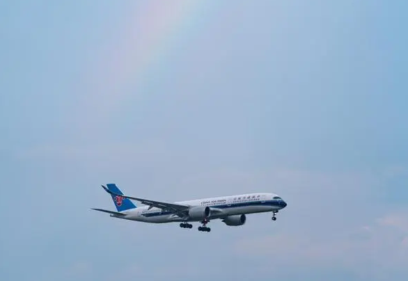 民航局：国内航空客运规模恢复至疫情前约九成