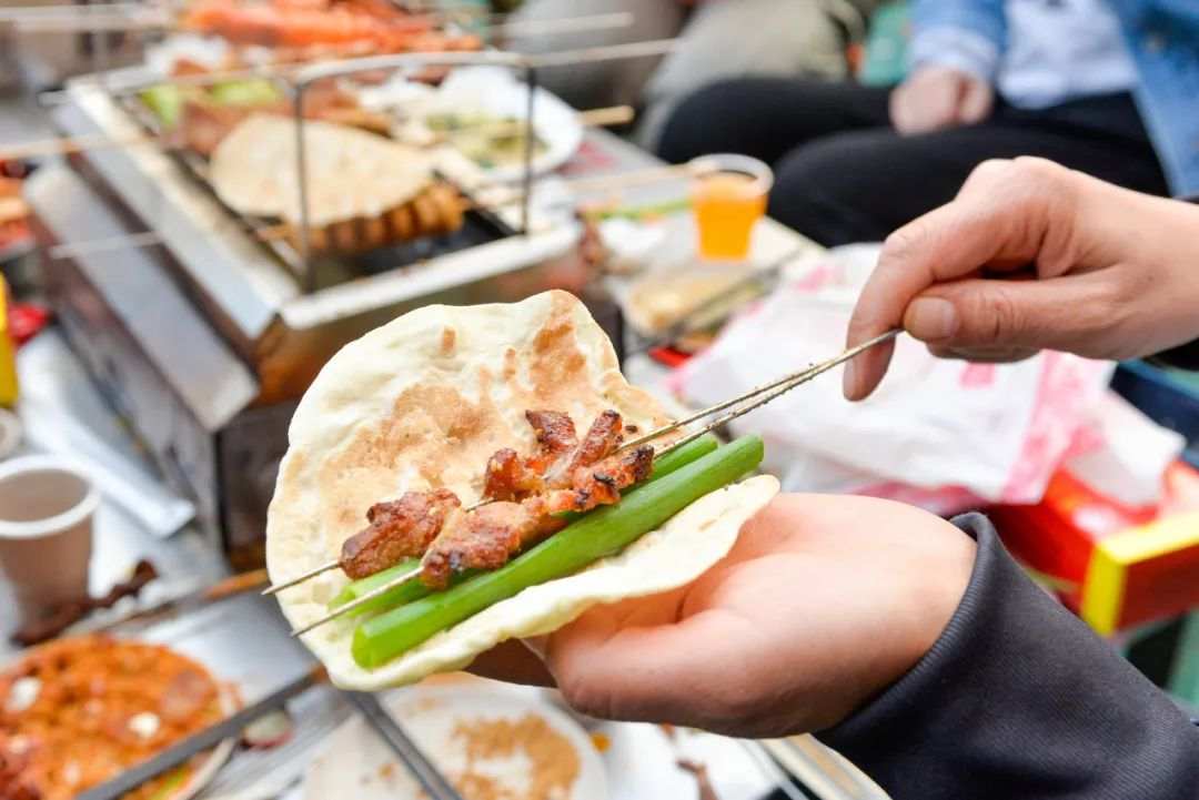 特种兵式旅游爆火！医生提醒：这些风险被忽略
