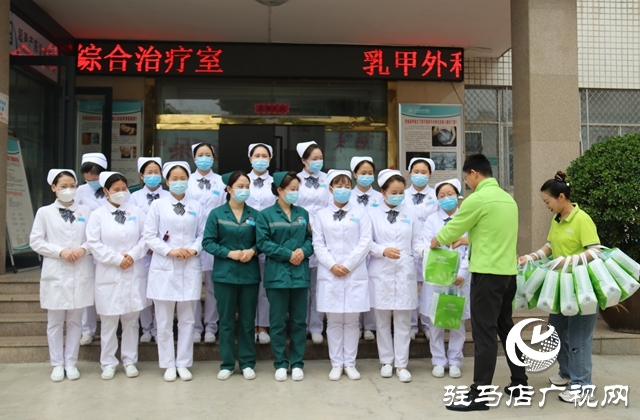 驻马店一家餐饮企业为市中医院医护人员送上爱心礼物