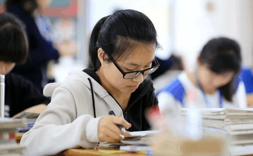 年轻人的社交新方式 约个“搭子”一起学习、健身、追星