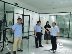 驻马店市政协党组成员张银良等深入泰康阳光调研康复辅具生产情况