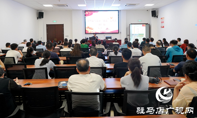 正阳县总工会举办“三工”通讯员暨职工公益摄影培训班
