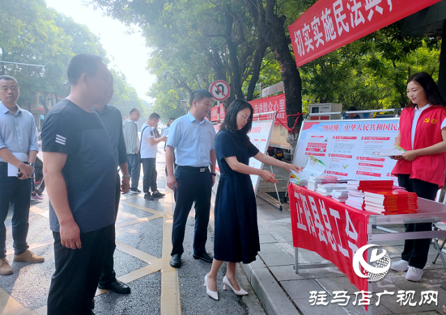 正阳县总工会开展2023年“民法典宣传月”活动