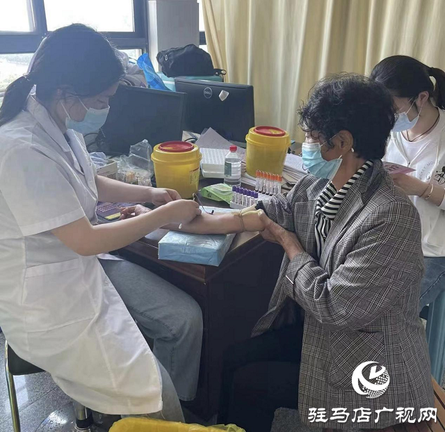 驻马店市经济开发区翟庄社区为65周岁以上老人免费体检