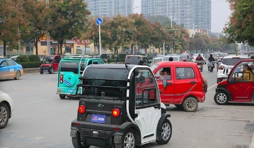 多地拟限制上路 “老头乐”究竟该去还是留？