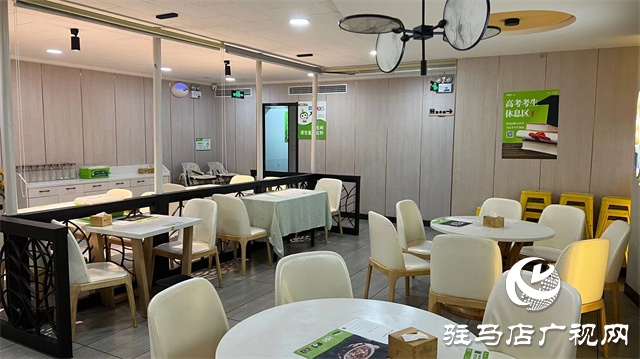 爱心商家设“休息站”助力高考
