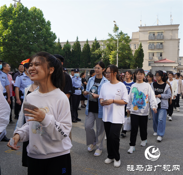  泌阳高考首日！多图直击……