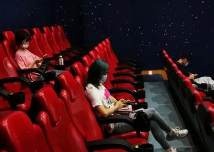 大片鏖战！近80部电影定档暑期档