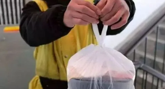 打了个差评，收到数百条短信，记者调查发现……