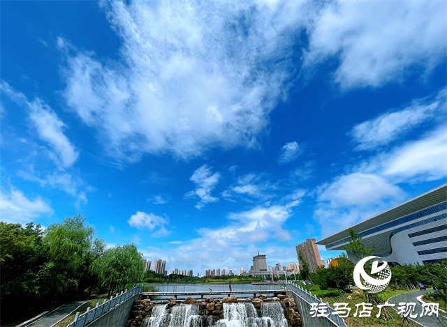 驻马店：天空蓝刷屏 晴热天气回归