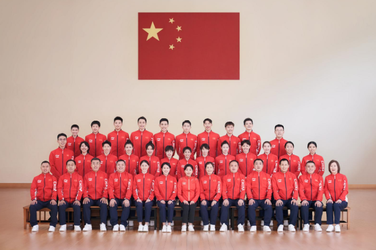 加油！中国队出征2023游泳世锦赛全家福