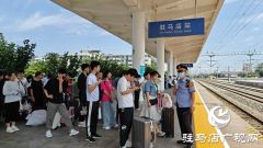 驻马店车务段做足功课服务暑期旅客出行