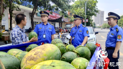 驿城区：“城管蓝”战高温守护城市“容颜”