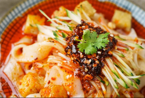 网传“吃凉皮中毒致1人死亡”，官方通报