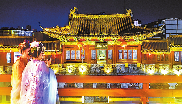 夏日烟火气 点亮夜经济