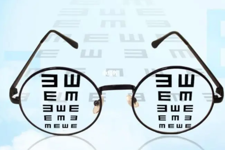 近视手术人人适合吗？有哪些注意事项？专家解读→