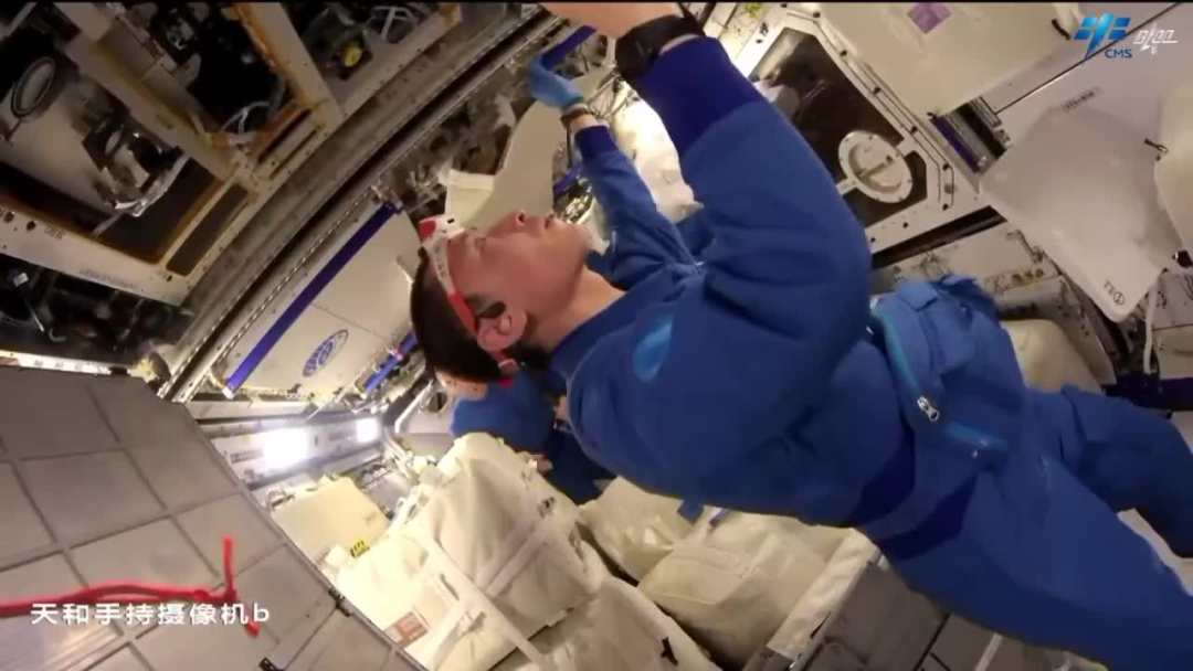 齿轮在转动！太空流体力学基础实验进行中