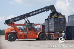 驻马店车务段西平站：助力夏粮运输 守护粮食安全