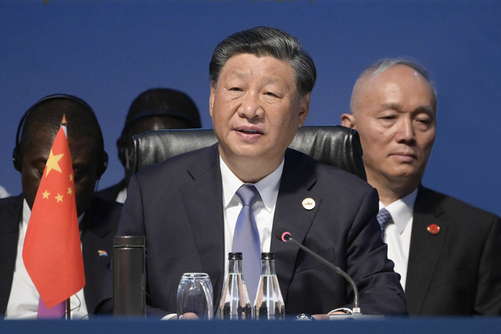 习近平出席金砖国家同非洲国家及其他新兴市场和发展中国家领导人对话会
